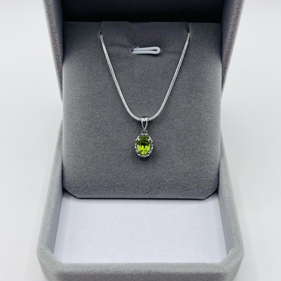 1 CT Natural Peridot Gemstone Pendant Necklace Sterling Silver - Picture 3 of 6